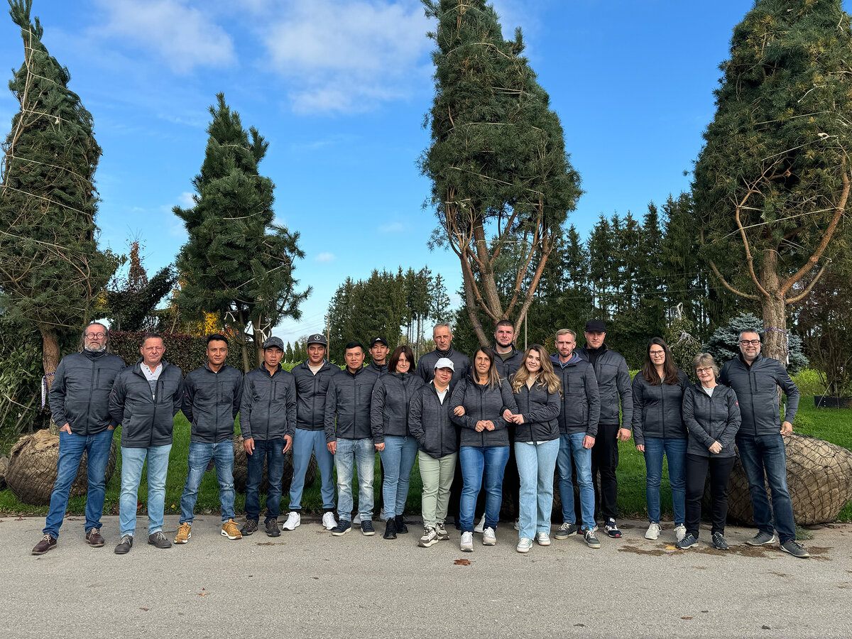 Das Team der Baumschule Haselberger, Gruppenfoto 2024